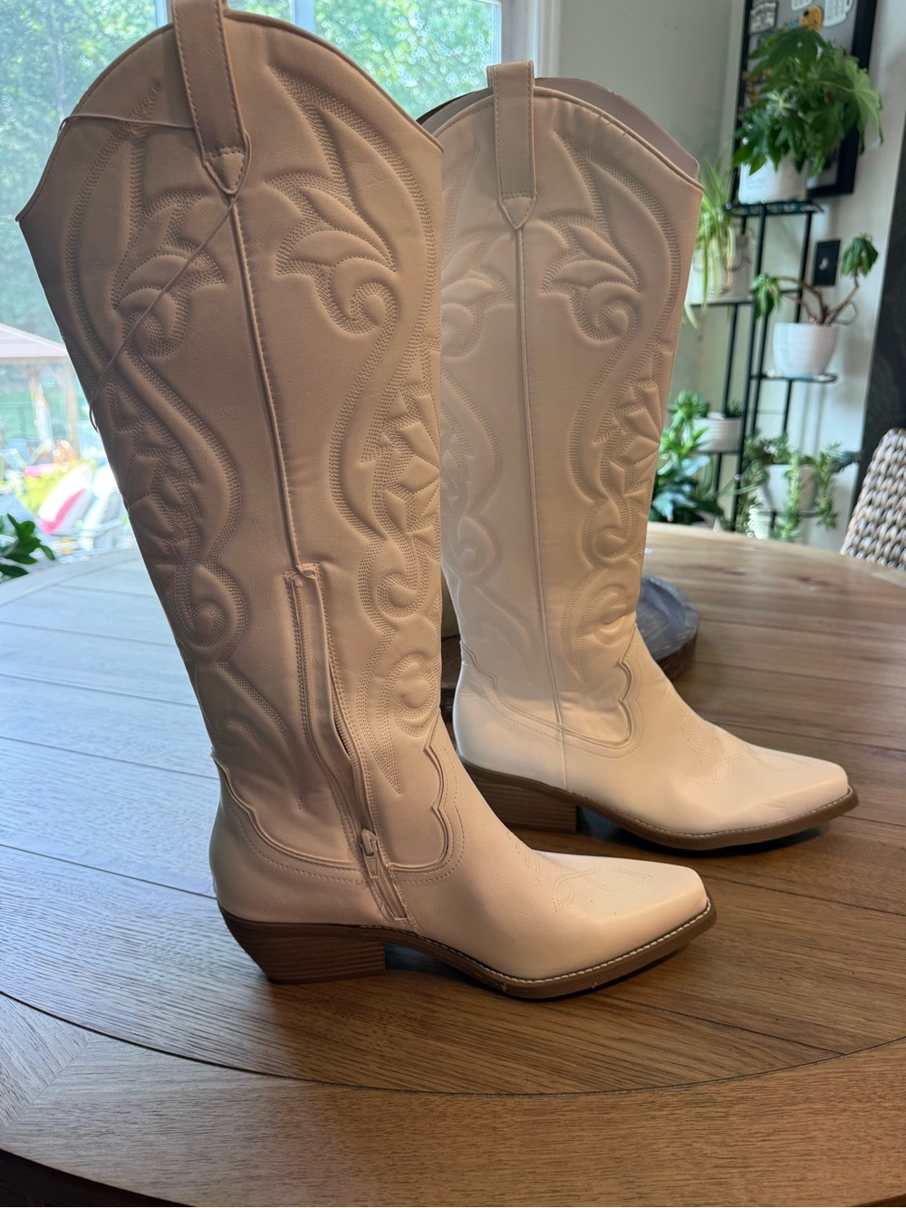 wild fable White Western Knee-High Cowboy Boots size 12.. yah!
